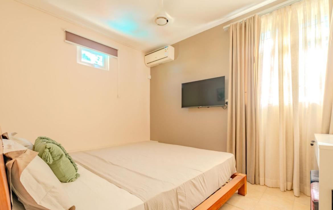 Pereybere Beach Paradise 4 Bedroom Apt Eksteriør bilde